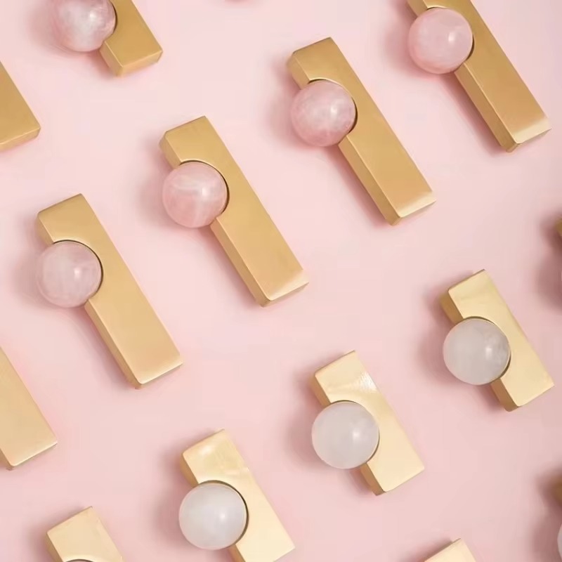 White Crystal Ball+Brass Furni - огляд і ціна Furniture Hardware Drop Pulls